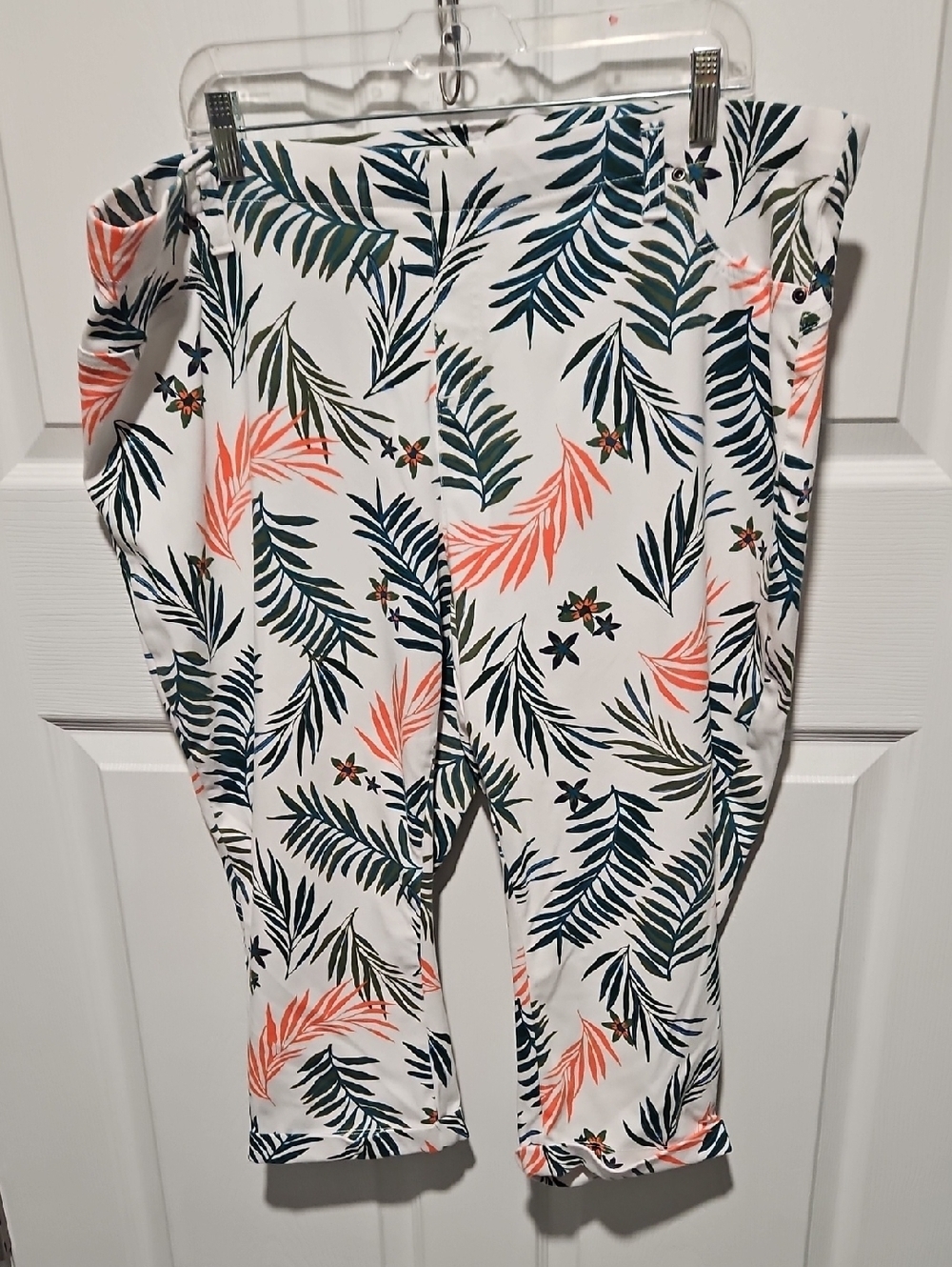 Terra & Sky White Capris with Coral and Dark Green Palm Motif